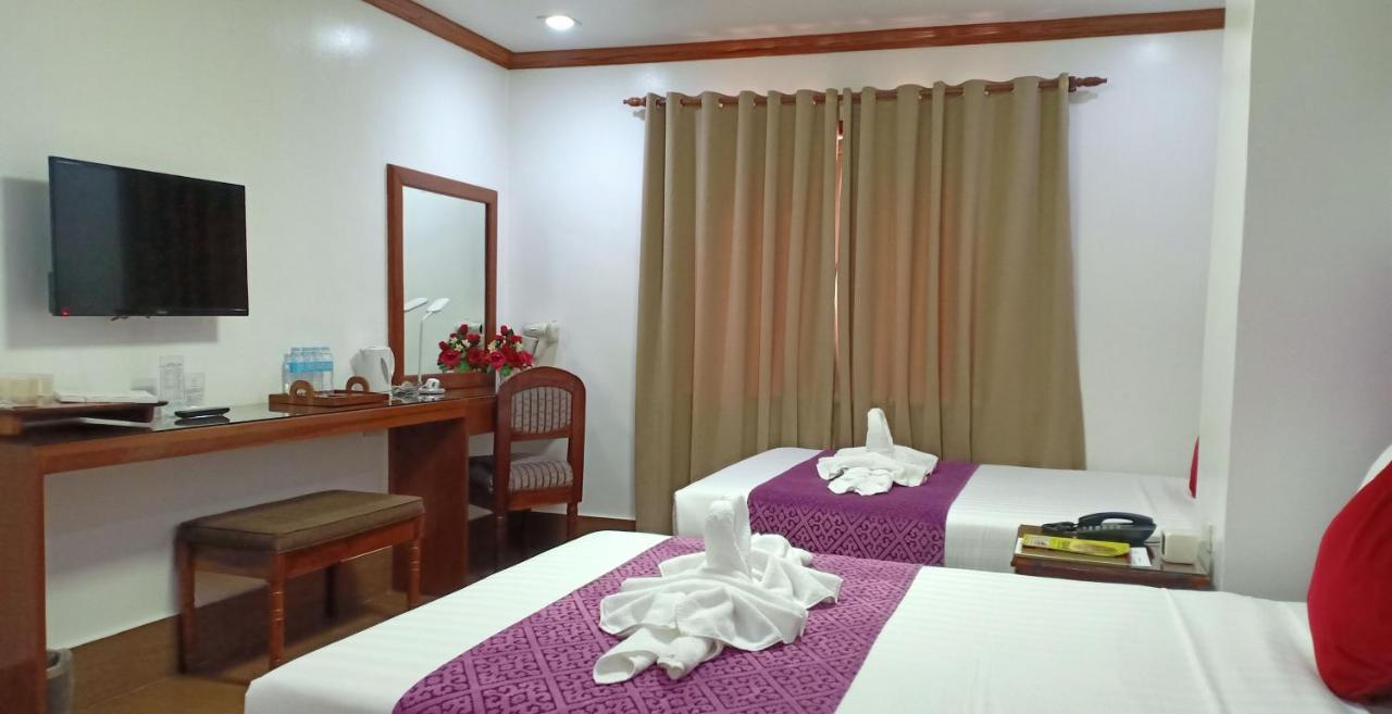 Cln Boutique Hotel Таклобан Экстерьер фото